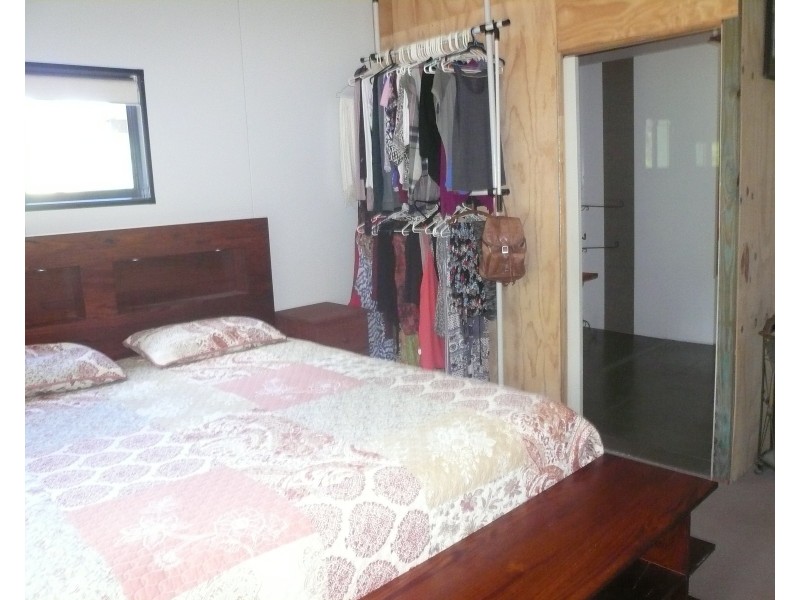17 Frenchem Tce, Macleay Island QLD 4184