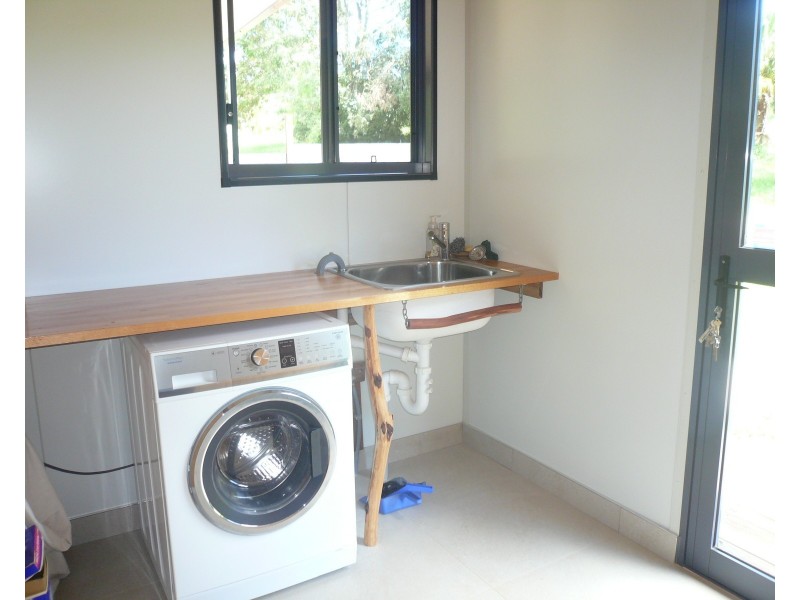 17 Frenchem Tce, Macleay Island QLD 4184