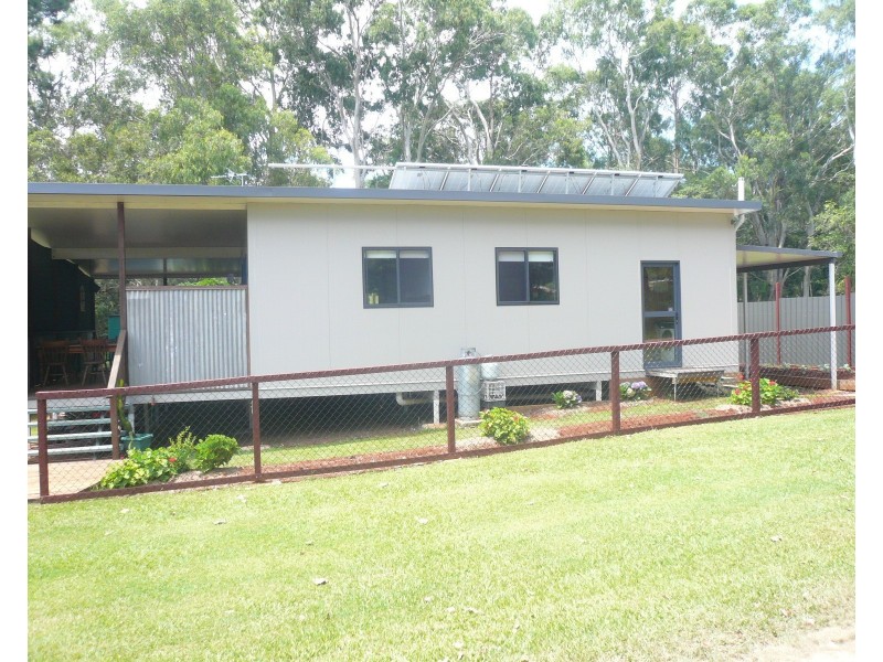 17 Frenchem Tce, Macleay Island QLD 4184