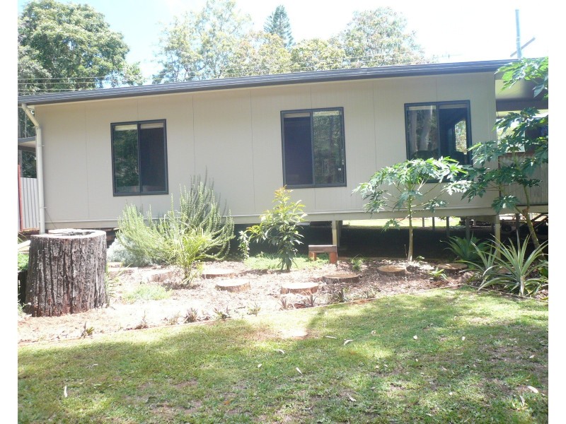 17 Frenchem Tce, Macleay Island QLD 4184