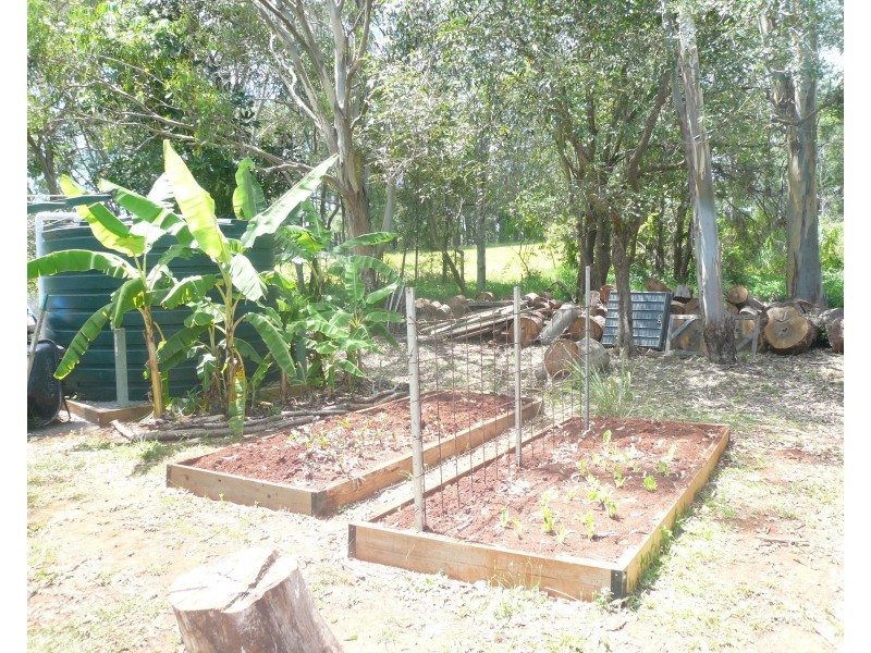 17 Frenchem Tce, Macleay Island QLD 4184