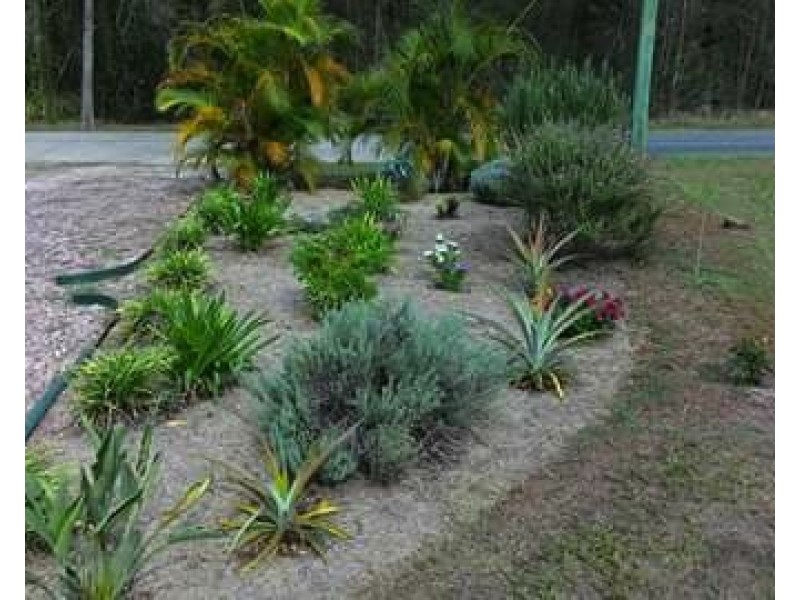 9 Thomas St, Macleay Island QLD 4184