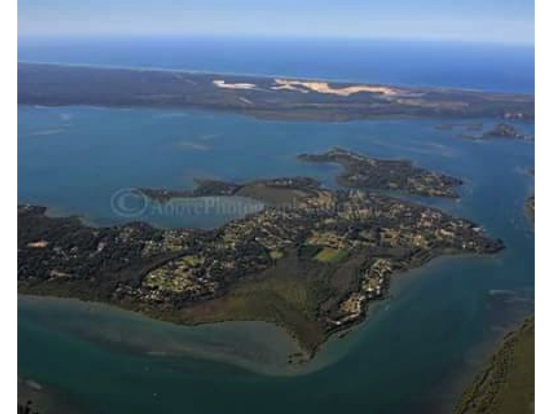 9 Thomas St, Macleay Island QLD 4184