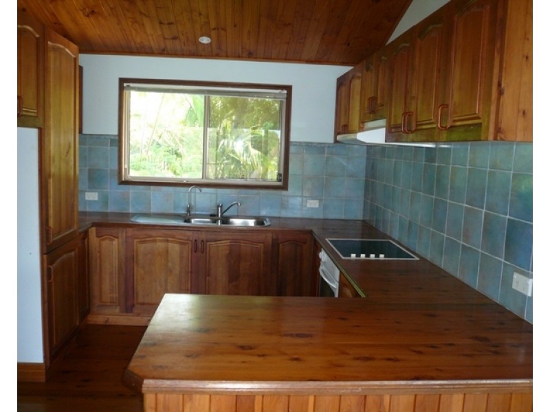 106 High Central Rd, Macleay Island QLD 4184