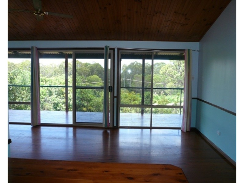 106 High Central Rd, Macleay Island QLD 4184