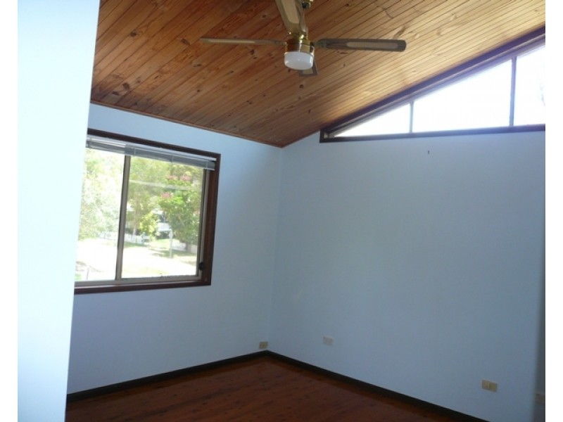 106 High Central Rd, Macleay Island QLD 4184