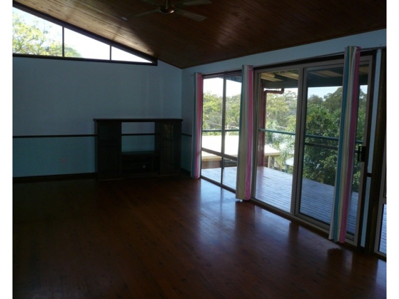 106 High Central Rd, Macleay Island QLD 4184