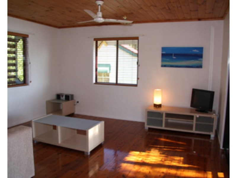 35 Jan Street, Macleay Island QLD 4184