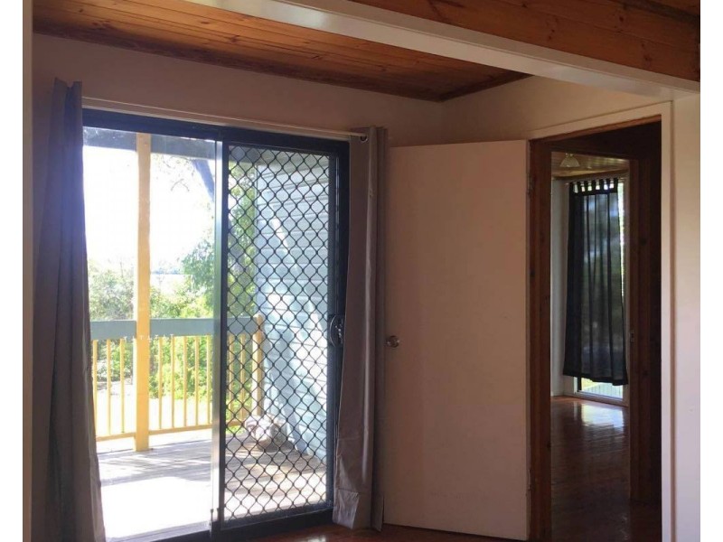 35 Jan Street, Macleay Island QLD 4184