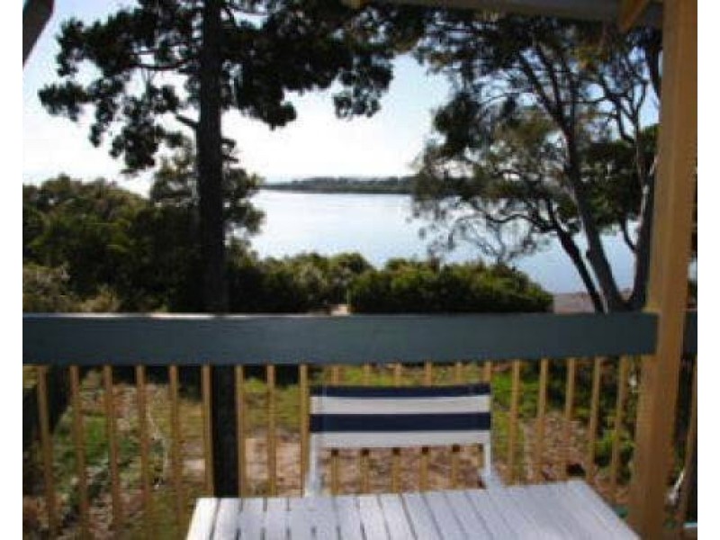 35 Jan Street, Macleay Island QLD 4184