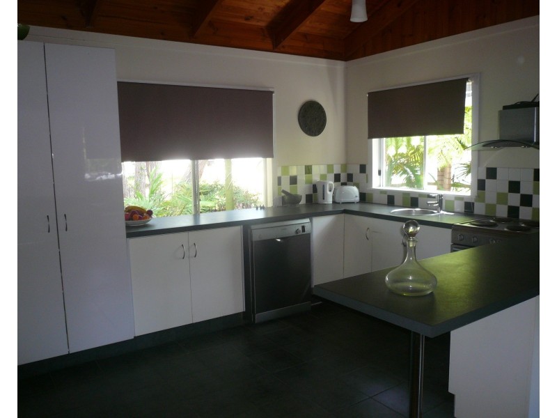 150 Kate St, Macleay Island QLD 4184