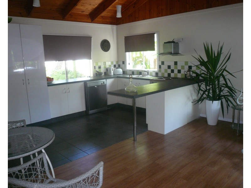 150 Kate St, Macleay Island QLD 4184