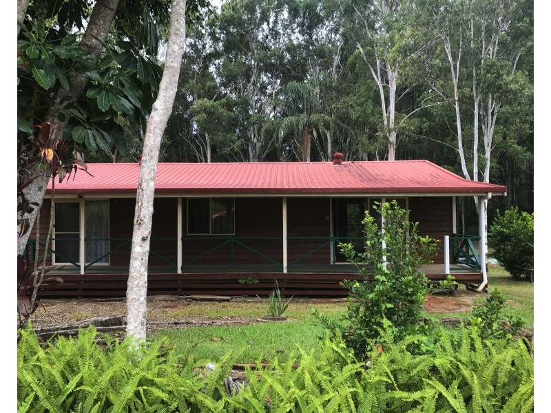 5 Frenchem Tce, Macleay Island QLD 4184