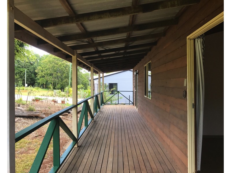 5 Frenchem Tce, Macleay Island QLD 4184