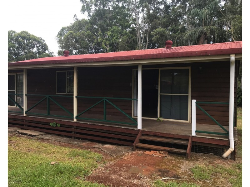5 Frenchem Tce, Macleay Island QLD 4184