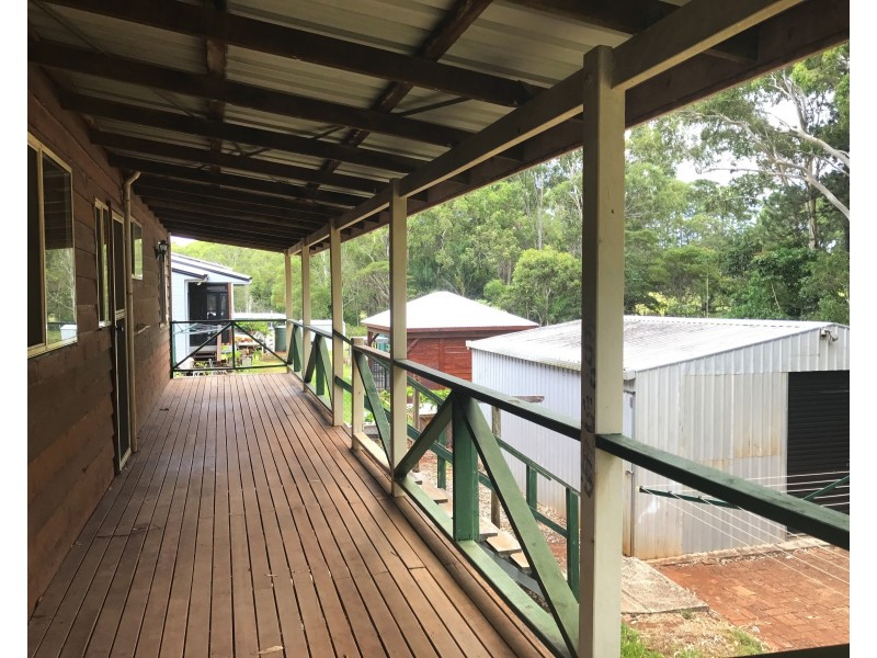 5 Frenchem Tce, Macleay Island QLD 4184