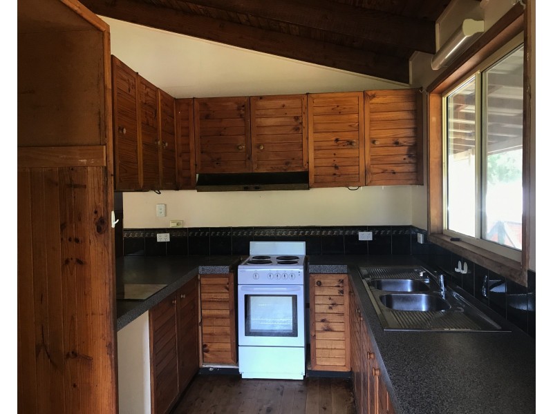 5 Frenchem Tce, Macleay Island QLD 4184