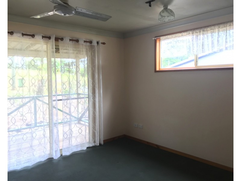 5 Frenchem Tce, Macleay Island QLD 4184