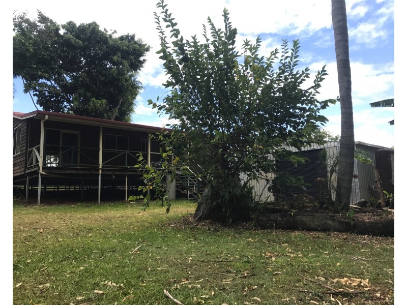 5 Frenchem Tce, Macleay Island QLD 4184