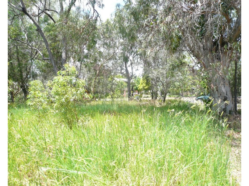 91 High Central Rd, Macleay Island QLD 4184