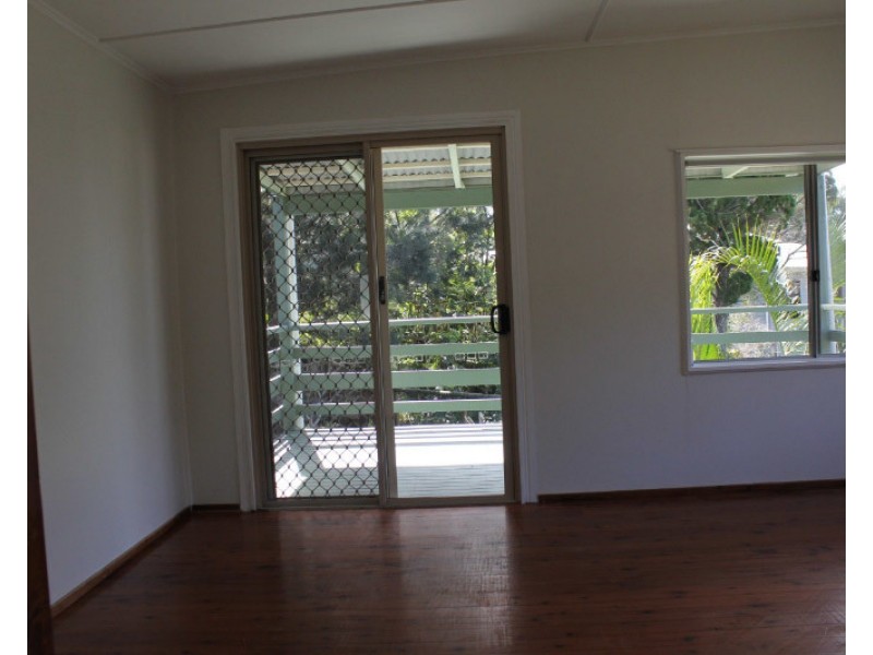 27 Jan St, Macleay Island QLD 4184
