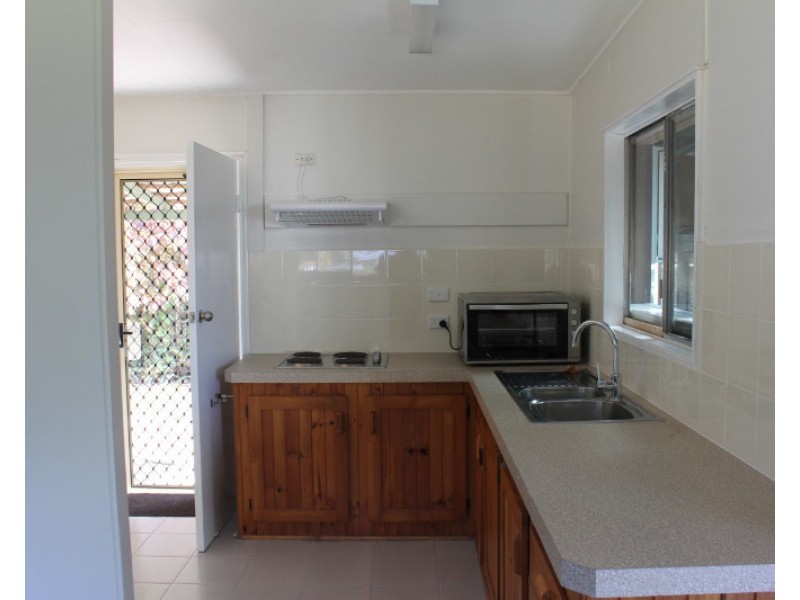 27 Jan St, Macleay Island QLD 4184