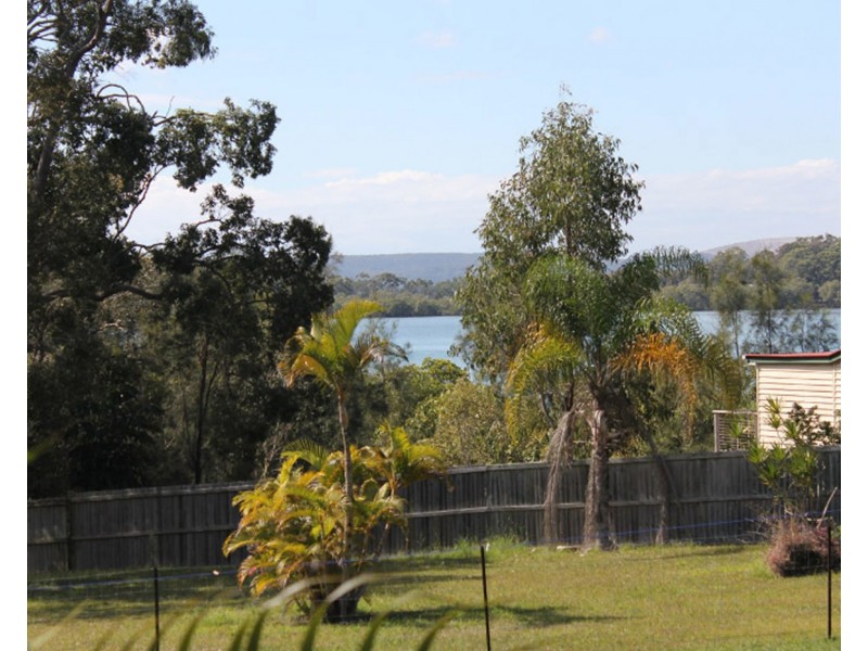 27 Jan St, Macleay Island QLD 4184