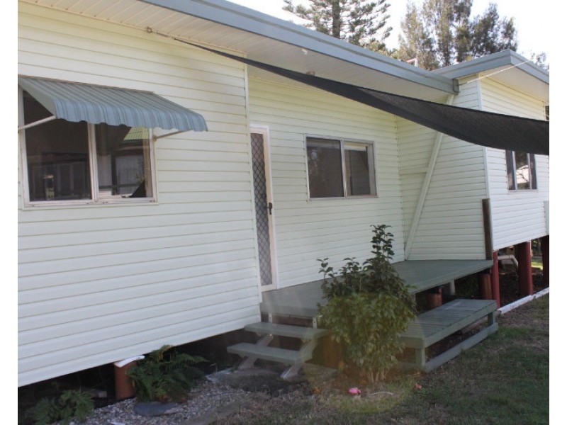 27 Jan St, Macleay Island QLD 4184