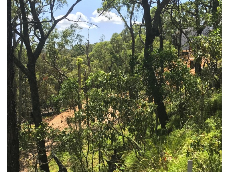 11 Beelong Street, Macleay Island QLD 4184