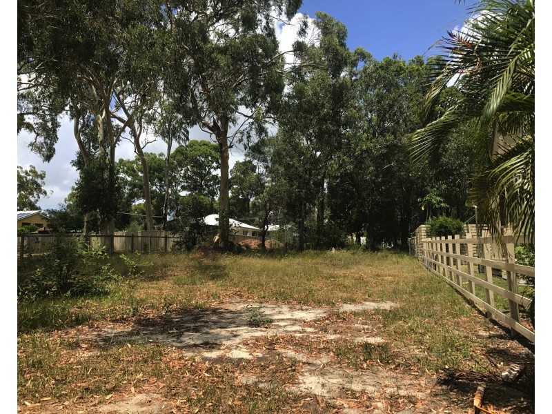 22 Orana St, Macleay Island QLD 4184
