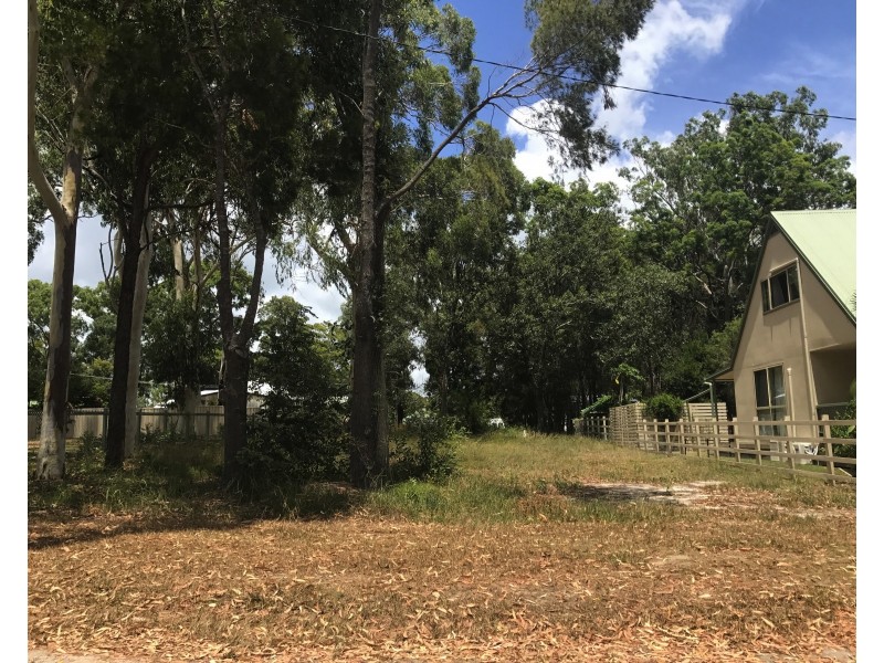 22 Orana St, Macleay Island QLD 4184