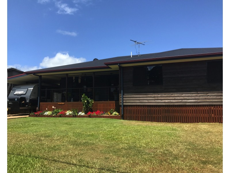 30 Lonicera St, Macleay Island QLD 4184