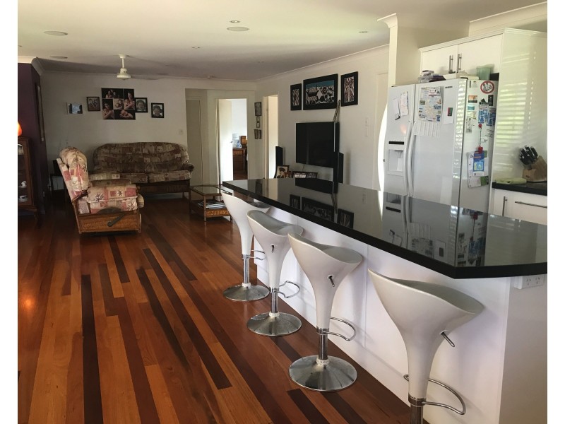 30 Lonicera St, Macleay Island QLD 4184