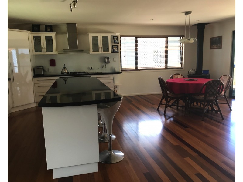 30 Lonicera St, Macleay Island QLD 4184