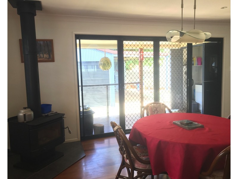 30 Lonicera St, Macleay Island QLD 4184