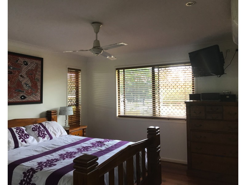 30 Lonicera St, Macleay Island QLD 4184