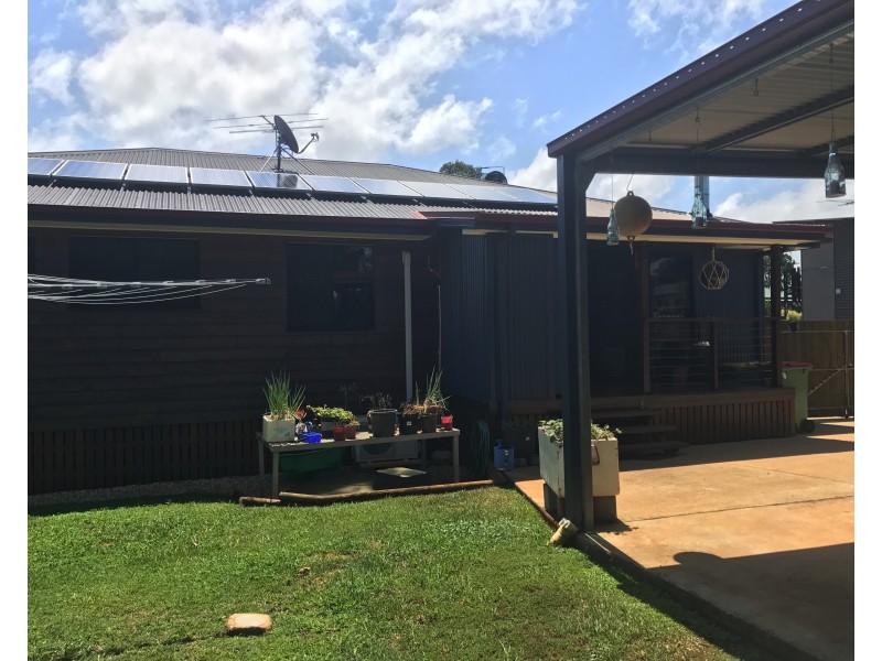 30 Lonicera St, Macleay Island QLD 4184