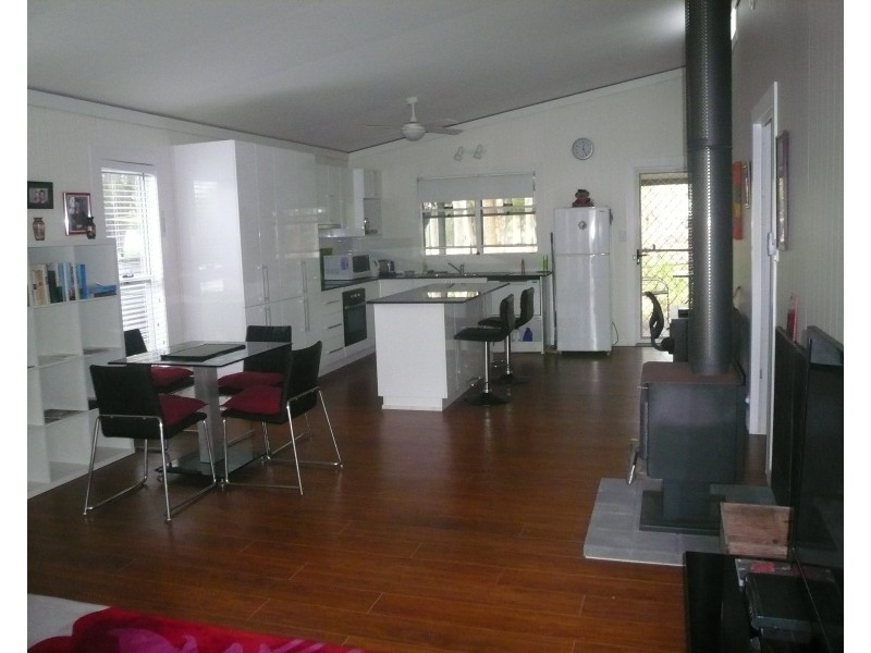 3 Morwong St, Macleay Island QLD 4184