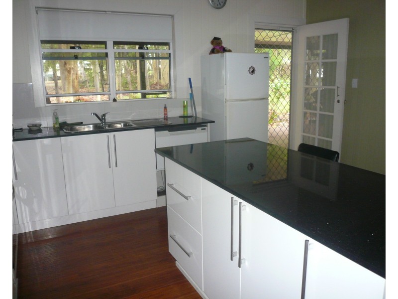 3 Morwong St, Macleay Island QLD 4184