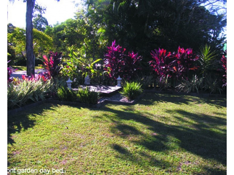 26 Rhodes Street, Macleay Island QLD 4184