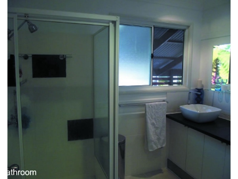 26 Rhodes Street, Macleay Island QLD 4184