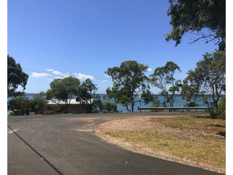 21 Beelong St, Macleay Island QLD 4184