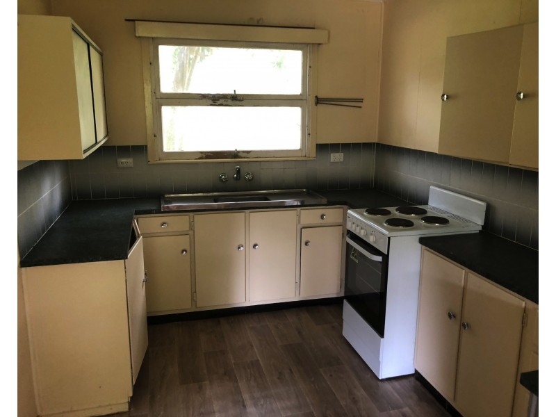 74 Kurrajong Rd, Russell Island QLD 4184