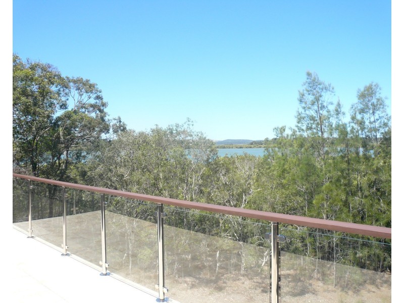 14 Hilda Crescent, Macleay Island QLD 4184
