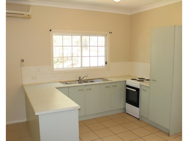 4 Warama St, Macleay Island QLD 4184