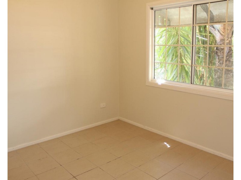 4 Warama St, Macleay Island QLD 4184