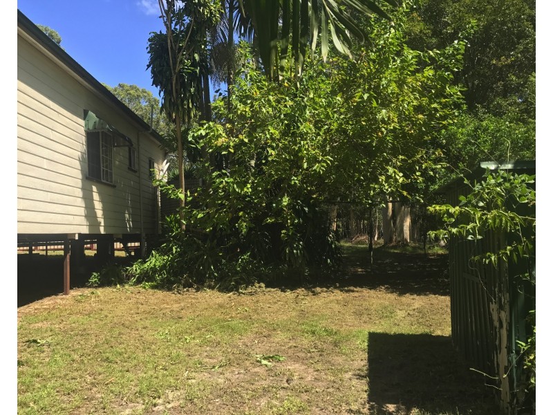 4 Warama St, Macleay Island QLD 4184