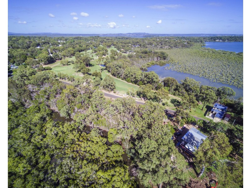 2 Waterside Dr, Macleay Island QLD 4184