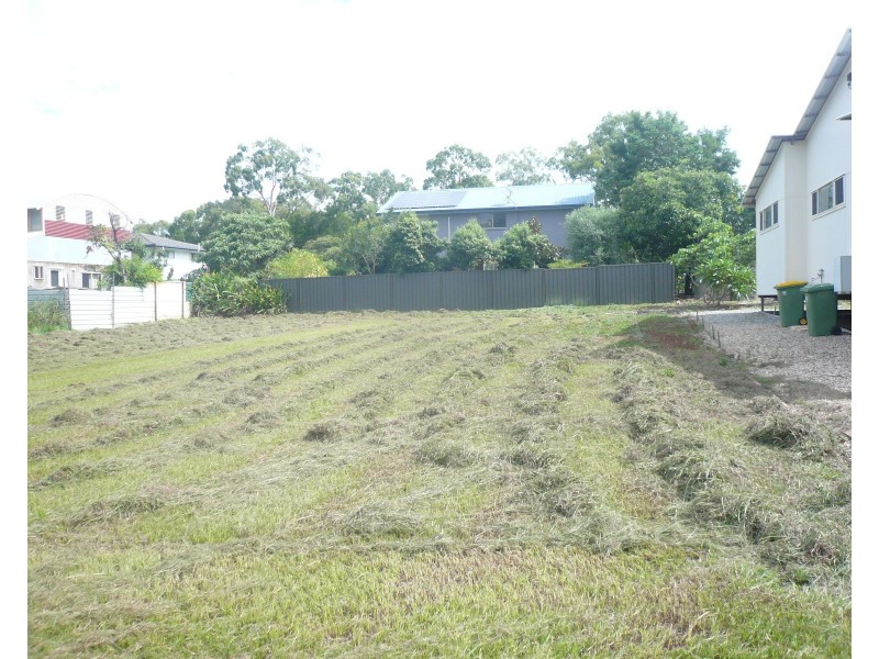 14 Donald St, Macleay Island QLD 4184