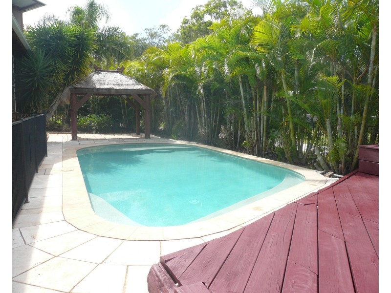 10-12 Donald St, Macleay Island QLD 4184